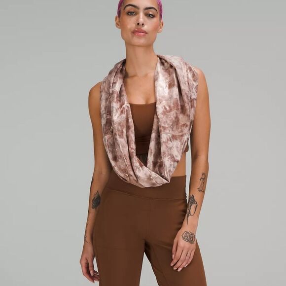 NWT Lululemon Customizable Snap Scarf - Picture 8 of 15